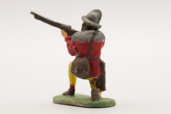 Landsknecht musketeer kneeling with Spanish helmet